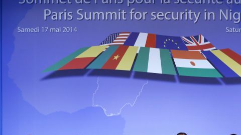 Los presidentes de Niger, Nigeria, Camerún, Chad, Togo y Benin junto con el presidente francés se dieron cita en Francia para una conferencia de prensa respecto al secuestro de 200 niñas en Nigeria.