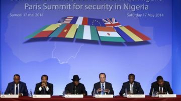 Los presidentes de Niger, Nigeria, Camerún, Chad, Togo y Benin junto con el presidente francés se dieron cita en Francia para una conferencia de prensa respecto al secuestro de 200 niñas en Nigeria.