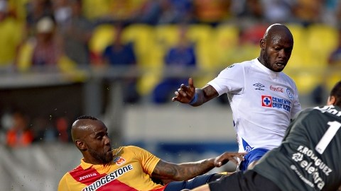 Felipe Baloy (izq.), quien milita en el Morelia, reportará con la selección panameña para dos duelos amistosos.