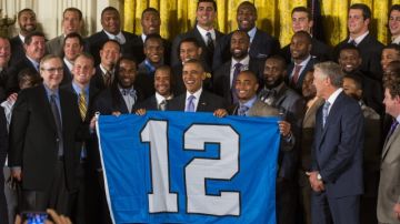 Barack Obama (c) junto a los jugadores de Seattle Seahawks.