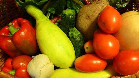 Elige frutos de la estación. Es más saludable y más económico.