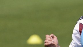 Klose entrena en St. Leonhard, Italia, con Alemania.