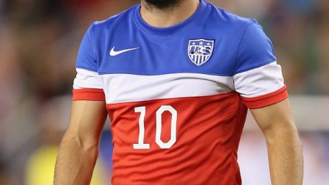 Landon Donovan no cree en las razones que le dio el técnico Jurgen Klinsmann para no haberlo convocado al Mundial.
