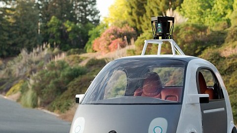 El Google Car es completamente autónomo.