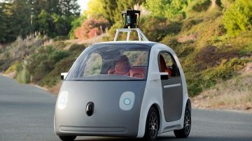 El Google Car es completamente autónomo.