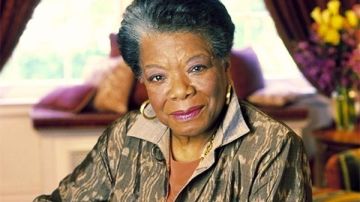 Maya Angelou nunca tomó clases en la universidad, pero recibió 30 títulos honorarios.