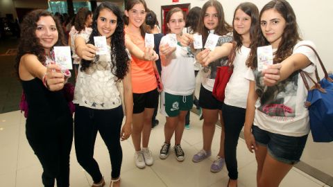 Al parecer la campaña tuvo éxito, ya que las chicas comenzaron a publicar fotos desnudas con la etiqueta #SkinFor1D.