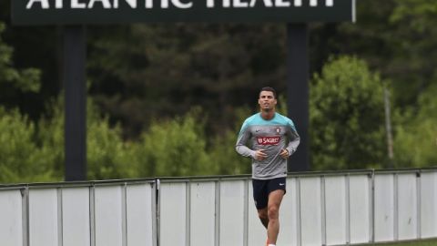 Cristiano Ronaldo se ejercitó ayer por separado en el  centro de entrenamiento de los Jets de Nueva York de la NFL.