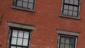 Negocios como "Cacao Prieto" prosperan en el vecindario Red Hook.