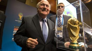 Joseph Blatter,  presidente de la FIFA, afirma que con la fiesta del futbol el ambiente en Brasil va a mejorar.