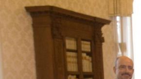 Peña Nieto le entregó al argentino una imagen de madera de la Virgen de Guadalupe y una camiseta de la selección mexicana.