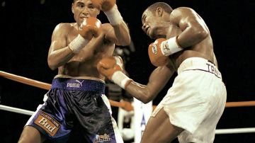 De La Hoya y Trinidad en su combate de 1999 en el que el boricua fue el ganador.