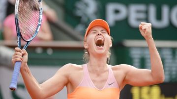 La rusa Maria Sharapova celebra a rabiar su victoria ante la rumana Simona Halep en el Roland Garros.