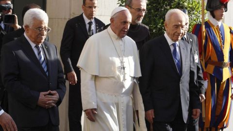 Francisco en un histórico encuentro en el Vaticano.