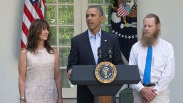 Jani y Bob Bergdahl con el presidente Barack Obama en la Casa Blanca.