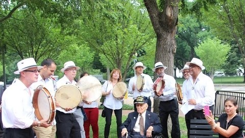 Veteranos y familiares celebraron en una fiesta en el Parque Lafayette al ritmo de bomba y plena.