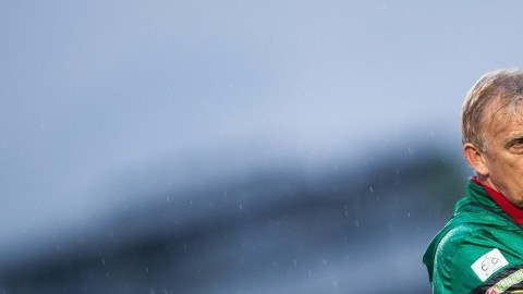Técnico de Camerún, el alemán Volker Finke.