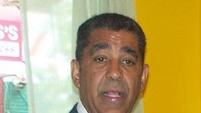 Espaillat, con Manuel Guerrero (der.), Ceasar Zúñiga, candidato a la Asamblea por el Distrito 51, y José Garza, director de la Cámara de Comercio Mexicana de East Harlem.