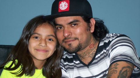 Andrés y su hija posan felices para la cámara.