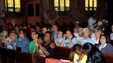 Grupos de inquilinos dieron a conocer su situación ayer en un foro comunitario realizado en Harlem.