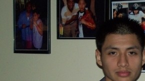 Efraín Farciert ve en su hijo Efraín Jr. (18) una esperanza de triunfo que él no pudo conseguir como boxeador. Es ahora su guía, dentro y fuera del cuadrilátero.