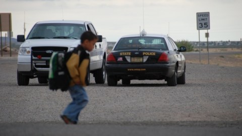 Crece la crisis humanitaria por menores indocumentados que ingresan solos a EEUU.