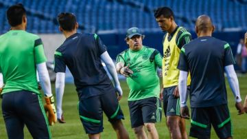 Miguel 'Piojo'  Herrera, técnico de la selección mexicana,  prepara la estrategia de cara a su duelo contra el anfitrión Brasil en el Estadio Castelão.