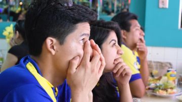 Los aficionados andinos observaban con estupor ese segundo gol suizo que fue como una puñalada directa al corazón.