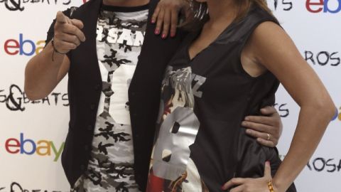Alejandro Sanz y su novia Raquel Perera./