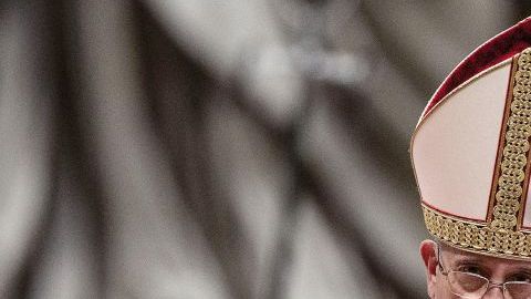 El papa Francisco celebró una misa al sur de Italia donde pidió que los responsables del asesinato se arrepintieran.