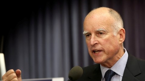 El gobernador de California, Jerry Brown.