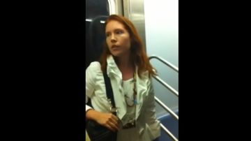 Nicola Briggs fue víctima de un  pervertido sexual cuando viajaba en un tren 4 en Manhattan.