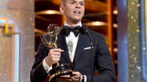 Rodner Figueroa, el domingo, con su Emmy diurno al Mejor Talento en Español. /
