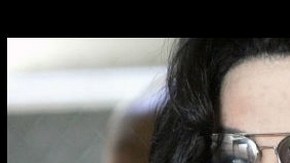 Veladoras y flores también fueron colocadas por sus admiradores en sus estrellas en el Paseo de la Fama de Hollywood