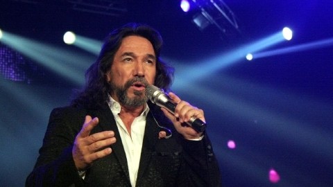 Marco Antonio Solís antepuso irse de crucero con su mujer.
