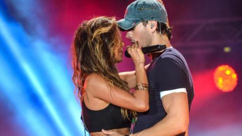 Los dos artistas ofrecieron toda una exhibición de sensualidad y complicidad interpretativa durante un dueto en el festival de MTV.