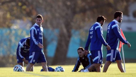 La selección de Argentina no se duerme en los laureles; ya se alista  para su choque de octavos de final con Suiza.