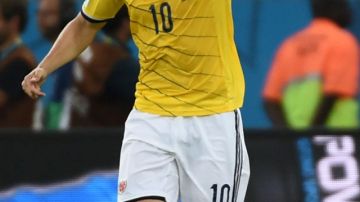 Diego Forlán y Edinson Cavani, las dos estrellas de Uruguay eliminado ayer del Mundial por Colombia.