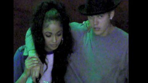 Justin también pasó el fin de semana coqueteando con Chantel Jeffries y Catherine Paiz, su ex y su amiga.
