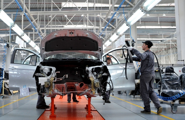La industria automotriz y auxiliar creó 6,000 empleos en junio.