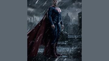 Henry Cavill aparece muy musculoso en su rol de Superman para la nueva película en la que enfrentará a Batman.