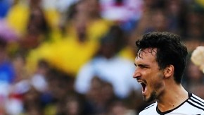 El defensa Mats Hummels (5) celebra su gol sobre Francia, que puso a Alemania en semifinales.
