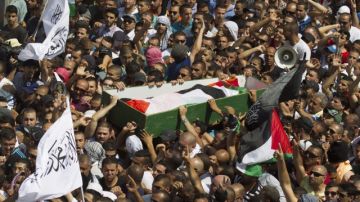 Multitudinario fue el funeral del joven palestino Abu Khdair.