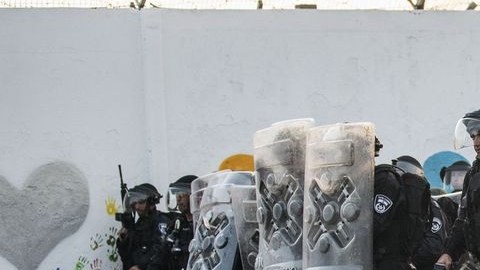 La muerte del adolescente Mohamad Abu Jedir provocó una fuerte reacción de palestinos, que salieron a protestar en varias de las ciudades árabes en Israel.