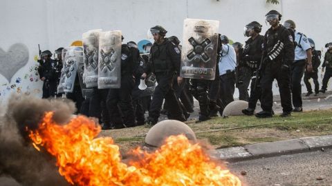 La muerte del adolescente Mohamad Abu Jedir provocó una fuerte reacción de palestinos, que salieron a protestar en varias de las ciudades árabes en Israel.
