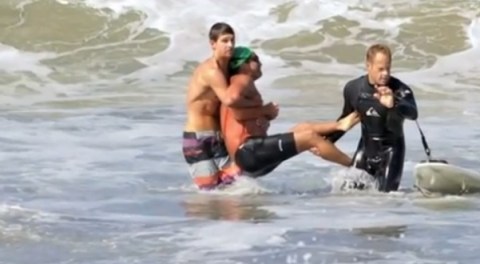 Steve Robles sufrió el ataque en la playa Manhattan en California, el sábado en horas de la mañana.