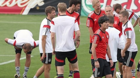 La selección teutuna entrenando para el vital partido de hoy contra Argentina, en el estadio Maracaná.
