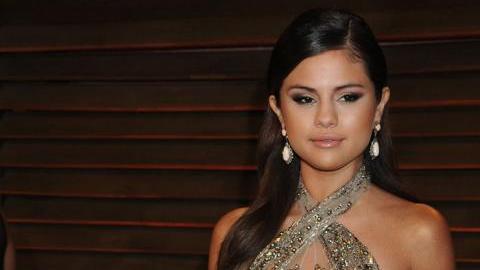 Selena arremetió en contra de una usuaria de Instagram.