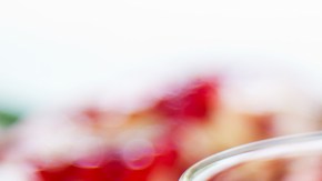 Ponche refrescante sin alcohol para una tarde calurosa de verano.