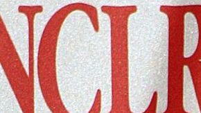 El actor pretendó retar a golpes al joven.